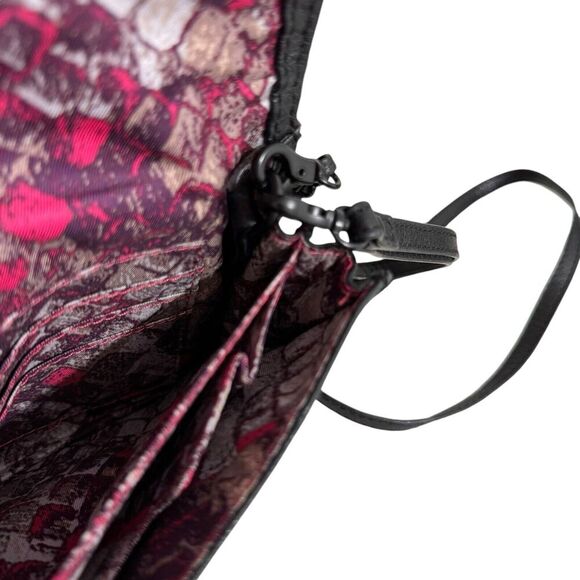 Elliott Lucca Crossbody Wristlet Bag Woven Black Gold Woven Flap Turn Lock - Picture 11 of 12